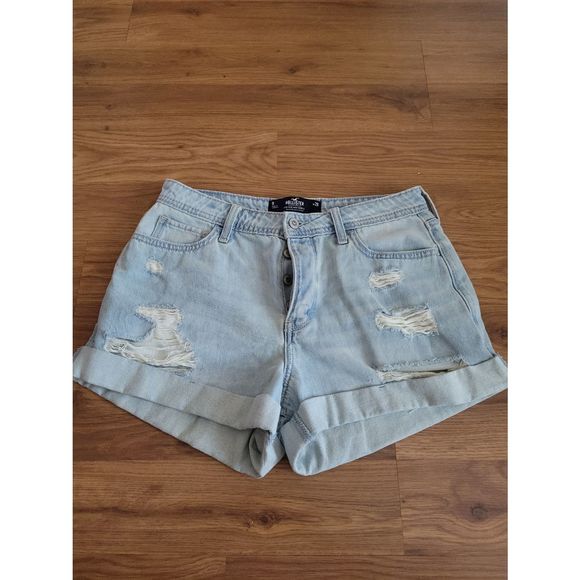 Hollister Pants - Hollister High-Rise Mom Shorts